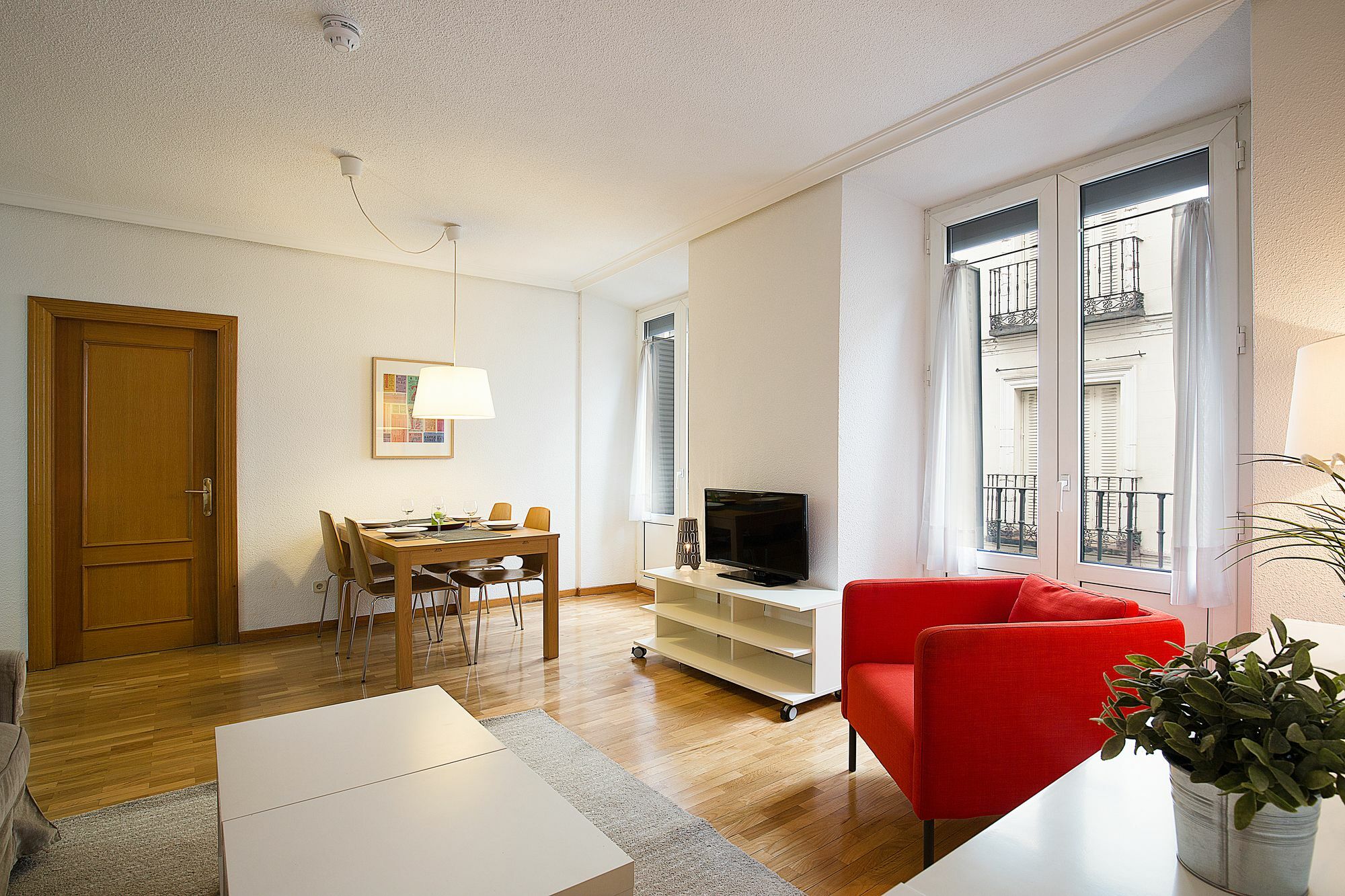 Apartamentos San Lorenzo 26 Madrid Dış mekan fotoğraf
